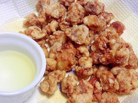 ガーリック風味の鶏なんこつ揚げ★レモン添え